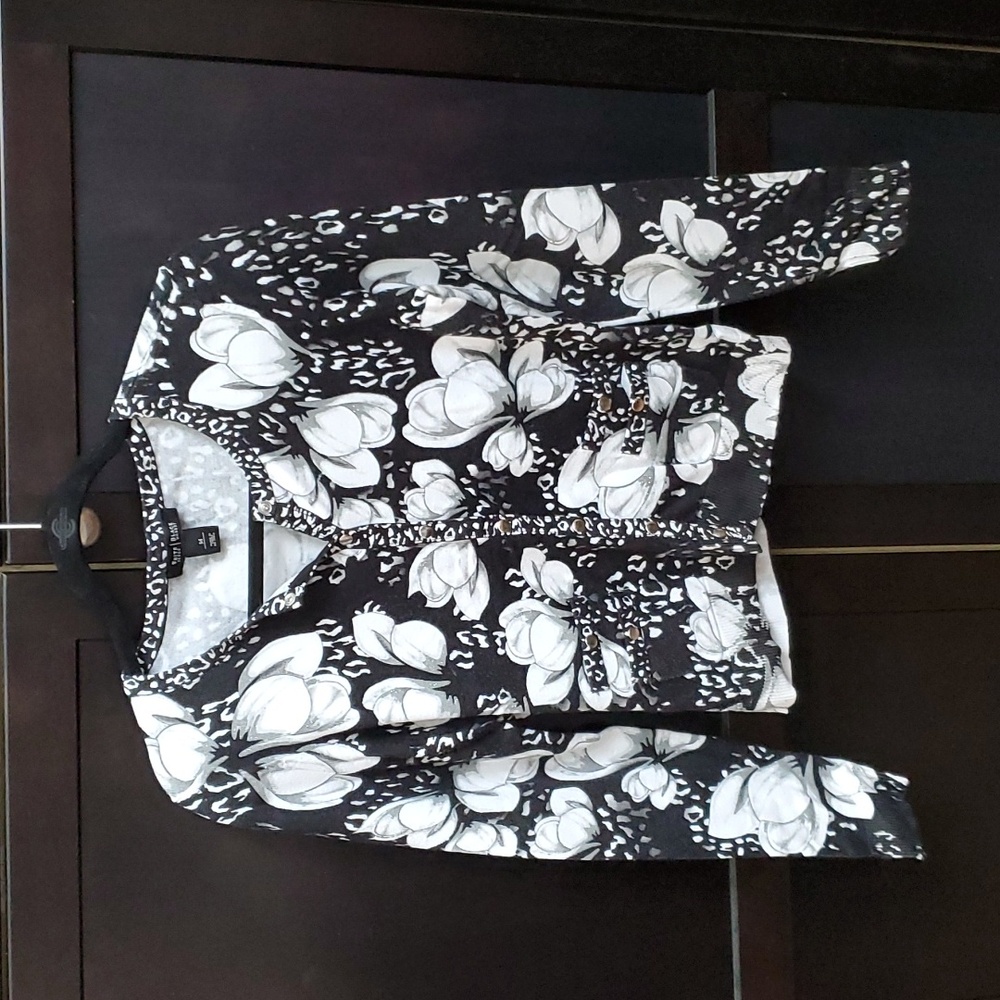 🆕 White & Black Floral Cardigan